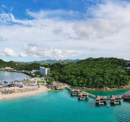 รอยัลตัน อันติกวา รีสอร์ต แอนด์ สปา - ออลอินคลูซีฟ Hotel Five Islands Village ภายนอก รูปภาพ
