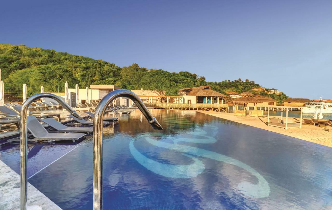 รอยัลตัน อันติกวา รีสอร์ต แอนด์ สปา - ออลอินคลูซีฟ Hotel Five Islands Village ภายนอก รูปภาพ